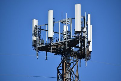 81.9萬(wàn)個(gè)！中國(guó)5G基站領(lǐng)跑全球，基礎(chǔ)電信業(yè)務(wù)迎來(lái)新紀(jì)元